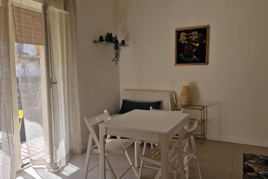 Piccolo Appartamento Di Charme Naples Exterior photo